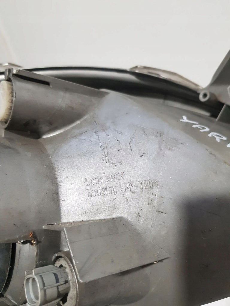 Frontscheinwerfer Toyota Yaris Links Scheinwerfer Headlight SCH3981335488bs
