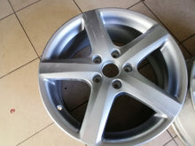 Load image into Gallery viewer, 1x Alufelge 17 Zoll 7.0" 5x112 54ET Silber 1K0601025AE VW Golf Rim Wheel FEL5587865399ci