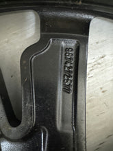 Laden Sie das Bild in den Galerie-Viewer, 1x Alufelge 18 Zoll 8.0" 5x108 49ET Glanz Graphit 9674272577 Mg 508 Rim Wheel FEL5860600840mm