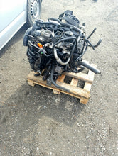 Load image into Gallery viewer, Motor VW T5 CAAC CCHA 2.0 TDI 140PS 103kW 134TKm Diesel Engine Komplett