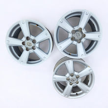 Laden Sie das Bild in den Galerie-Viewer, 1x Alufelge 17 Zoll 7.0&quot; 5x114.3 45ET Toyota Rim Wheel