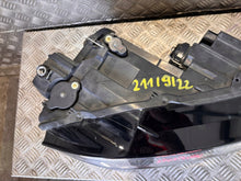Laden Sie das Bild in den Galerie-Viewer, Frontscheinwerfer VW Golf Sportsvan 517941034B Xenon Rechts Headlight SCH3332587592lh