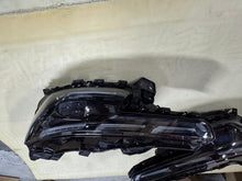 Laden Sie das Bild in den Galerie-Viewer, Frontscheinwerfer Alfa Romeo 50572576 Ein Stück (Rechts oder Links) Headlight SCH2056121609jy