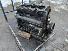 Laden Sie das Bild in den Galerie-Viewer, Motorblock Audi CNH 2.0 TDI 190PS 140kW Diesel Unkomplett