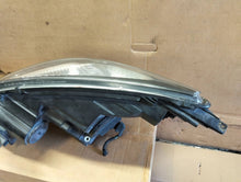 Laden Sie das Bild in den Galerie-Viewer, Frontscheinwerfer Opel Zafira C 39009022 Rechts Scheinwerfer Headlight SCH3081298935zn