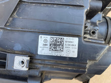 Load image into Gallery viewer, Frontscheinwerfer VW 7L1941006B 90198961 Rechts Scheinwerfer Headlight SCH9389745424mw