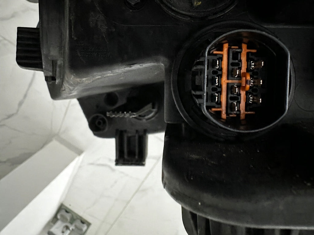 Frontscheinwerfer Kia Carens IV Xenon Rechts Scheinwerfer Headlight