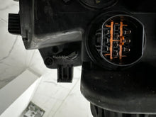 Laden Sie das Bild in den Galerie-Viewer, Frontscheinwerfer Kia Carens IV Xenon Rechts Scheinwerfer Headlight