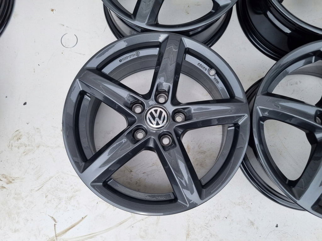 4x Alufelge 16 Zoll 6.5" 5x112 46ET Silber 5G0601025 VW Golf VIII Touran Caddy FEL4553015513ke