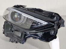 Laden Sie das Bild in den Galerie-Viewer, Frontscheinwerfer Mazda 3 LED Rechts Scheinwerfer Headlight