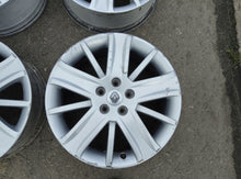 Laden Sie das Bild in den Galerie-Viewer, 4x Alufelge 17 Zoll 7.0" 5x108 Glanz Silber 8200367646 Renault Laguna Rim Wheel FEL8302405710zw