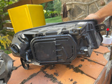 Laden Sie das Bild in den Galerie-Viewer, Frontscheinwerfer Audi A6 C6 4F0941004 4F0941003 Links Scheinwerfer Headlight