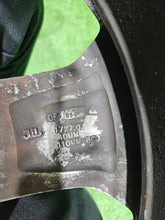 Laden Sie das Bild in den Galerie-Viewer, 1x Alufelge 17 Zoll 7.0&quot; 5x110 5VN87 5VC25 Jeep Rim Wheel