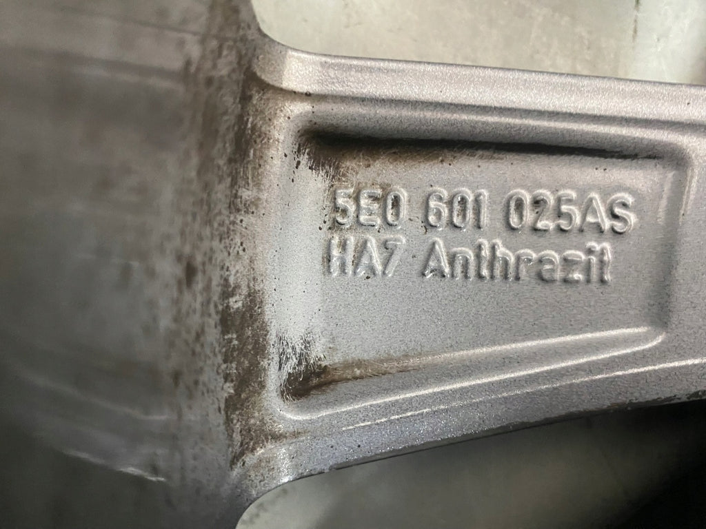 1x Alufelge 18 Zoll 7.5" 5x112 51ET Glanz Graphit 5E0601025AS Mg Octavia Iii