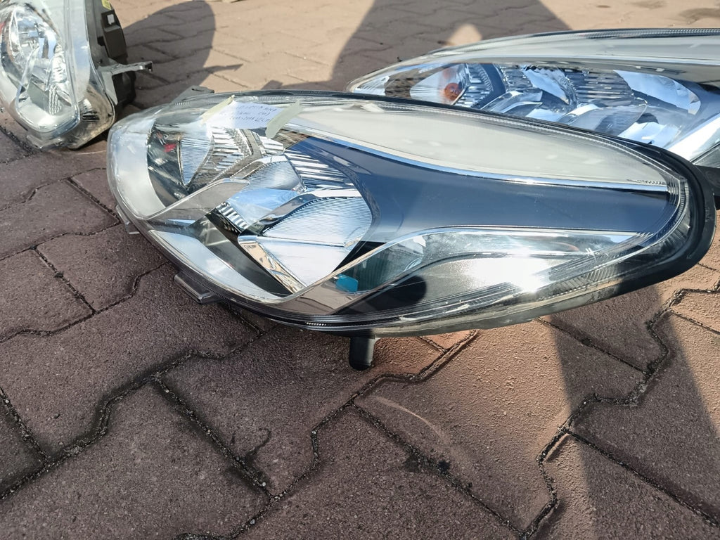 Frontscheinwerfer Ford Fiesta I Ein Satz Scheinwerfer Headlight SCH5709558295by