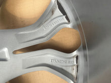 Load image into Gallery viewer, 1x Alufelge 20 Zoll 11.0" 5x120 37ET 6853960 BMW Rim Wheel FEL3683841384zf