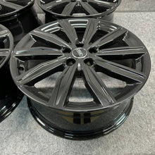 Laden Sie das Bild in den Galerie-Viewer, 4x Alufelge 19 Zoll 8.0" 5x112 39ET Glanz Silber 4K0601025M Audi A6 C8 Rim Wheel FEL3431150859za
