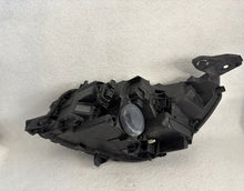 Laden Sie das Bild in den Galerie-Viewer, Frontscheinwerfer Peugeot 208 II 73312206 Rechts Scheinwerfer Headlight SCH9171341963vs