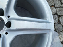 Load image into Gallery viewer, 1x Alufelge 18 Zoll 9.5" 5x112 48ET Glanz Silber A2184011502 Mercedes-Benz Cls FEL7781465463yx