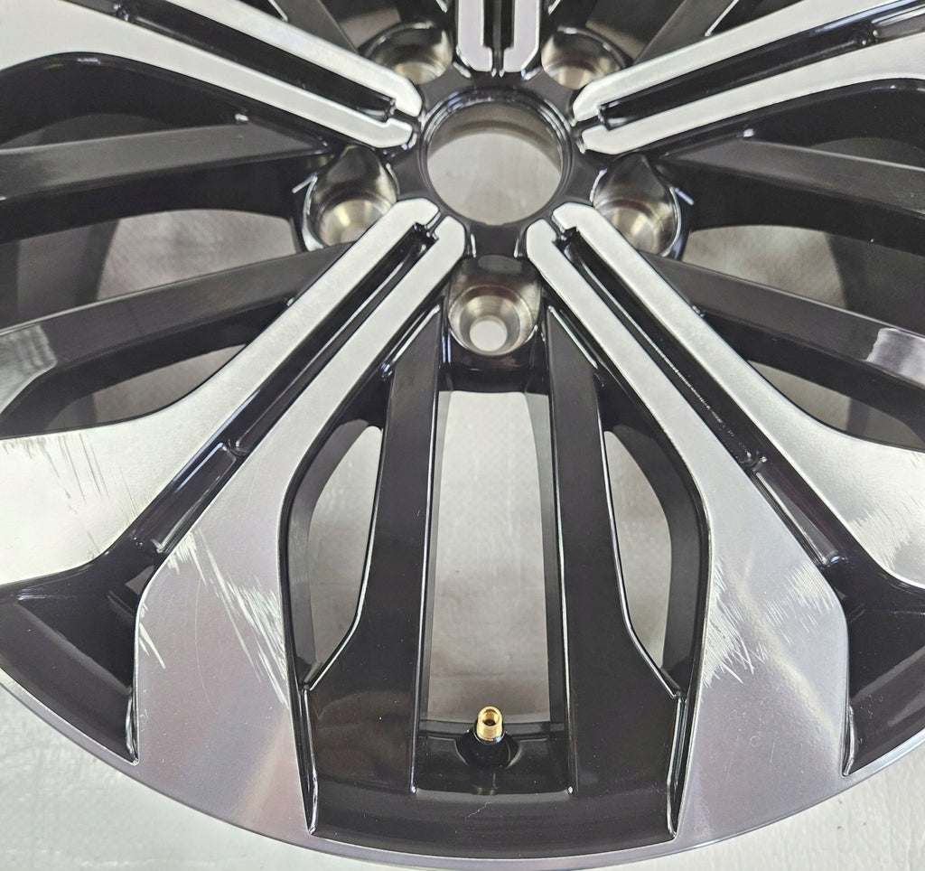 1x Alufelge 18 Zoll 7.5" 5x114.3 45ET 403007567R Renault Talisman Megane Iv