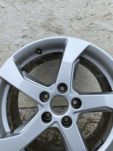 Laden Sie das Bild in den Galerie-Viewer, 1x Alufelge 17 Zoll 7.5&quot; 5x112 8V0601025CT Audi A3 Rim Wheel