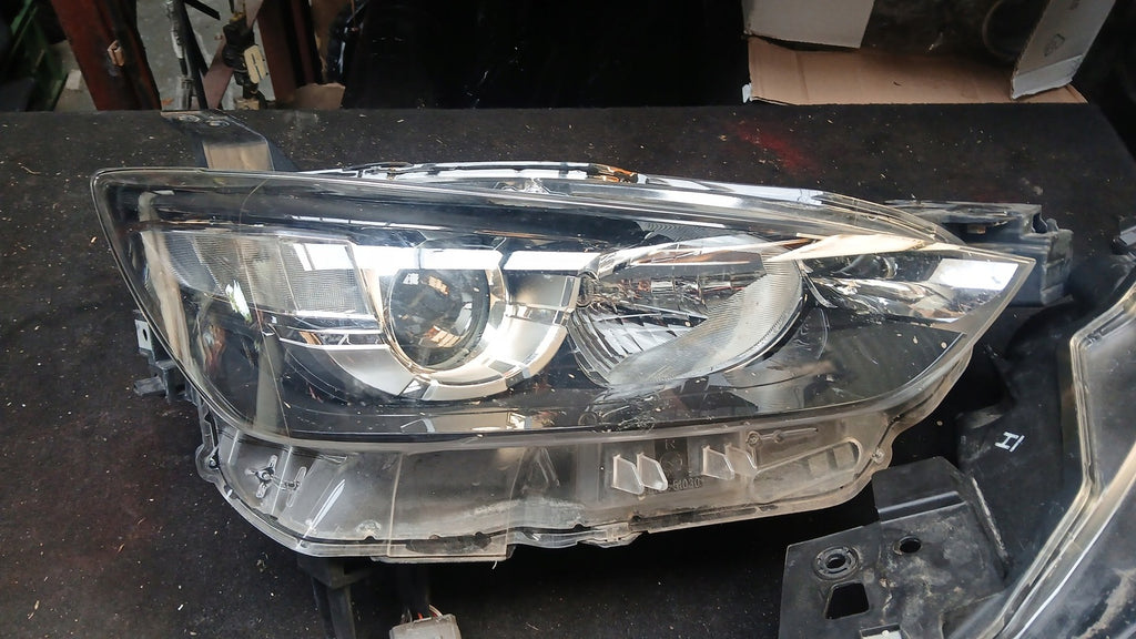 Frontscheinwerfer Mazda Cx3 D10E6435 LED Ein Satz Scheinwerfer Headlight