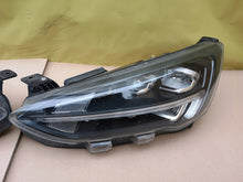 Load image into Gallery viewer, Frontscheinwerfer Ford Focus MX7B-13E015-EB MX7B-13E014-EB Full LED Ein Satz SCH4652983614wr