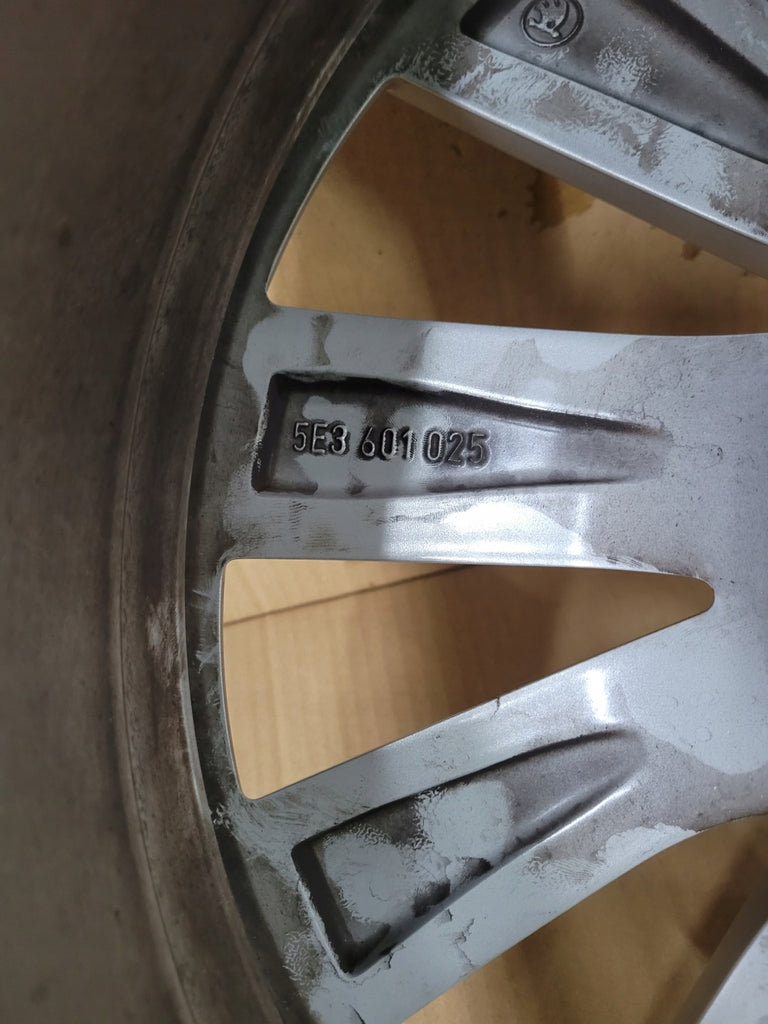 1x Alufelge 17 Zoll 7.0" 5x112 46ET Glanz 5E3601025 Skoda Octavia Iii Rim Wheel FEL3325886639da