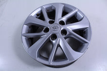 Laden Sie das Bild in den Galerie-Viewer, 1x Alufelge 16 Zoll 6.5" 5x114.3 45ET Glanz Silber 42611-02E90 Toyota Auris FEL8984444850su