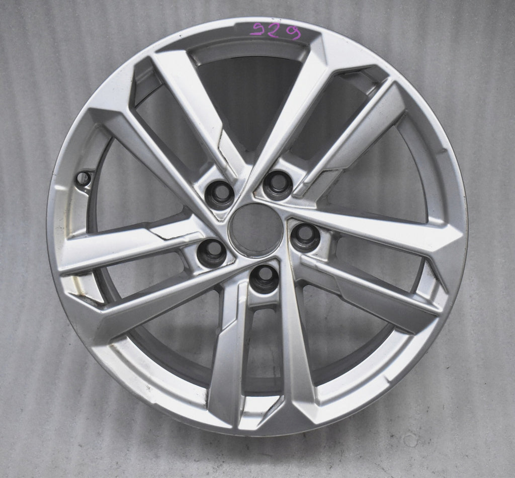 1x Alufelge 17 Zoll 6.5" 5x112 43ET Glanz Silber 8Y0601025L Audi A3 Rim Wheel