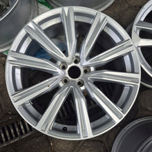 Laden Sie das Bild in den Galerie-Viewer, 4x Alufelge 20 Zoll 8.5" 5x112 20ET Glanz Silber 4M8601025T Audi Rim Wheel FEL4001138193yh