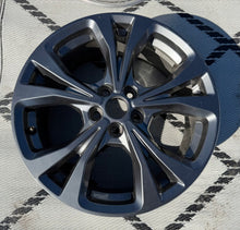 Laden Sie das Bild in den Galerie-Viewer, 1x Alufelge 18 Zoll 7.5" 5x108 50ET LV4CN2B Ford Kuga Rim Wheel FEL9855920233qc