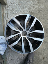 Laden Sie das Bild in den Galerie-Viewer, 1x Alufelge 17 Zoll 7.0" 5x112 5G0601025BT VW Golf Rim Wheel FEL6965956550it