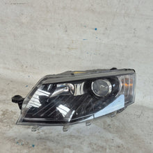 Laden Sie das Bild in den Galerie-Viewer, Frontscheinwerfer Skoda Octavia III 5E1941015B Xenon Links Headlight SCH9756960115km