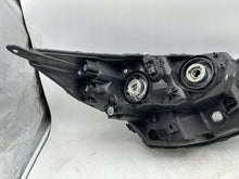 Laden Sie das Bild in den Galerie-Viewer, Frontscheinwerfer Toyota Aygo X 02A29316 Links Scheinwerfer Headlight SCH1691574544fh