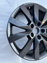 Load image into Gallery viewer, 1x Alufelge 17 Zoll 6.0" 5x112 48ET Glanz Silber 5E0601025N Skoda Octavia Iii FEL1783336601hk