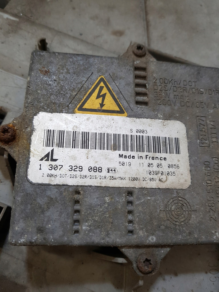 Frontscheinwerfer Mercedes-Benz W203 0301166276XXX 1307329088 Xenon Rechts SCH1037054565sd