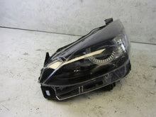 Laden Sie das Bild in den Galerie-Viewer, Frontscheinwerfer Mazda II D43N-51040 LED Links Scheinwerfer Headlight