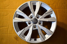 Laden Sie das Bild in den Galerie-Viewer, 1x Alufelge 16 Zoll 6.5&quot; 5x112 43ET Glanz Silber 8Y0071496 Audi Rim Wheel