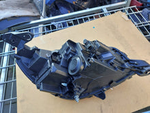 Laden Sie das Bild in den Galerie-Viewer, Frontscheinwerfer Peugeot 208 II 9833036380 Full LED Links Headlight SCH1385530335ku