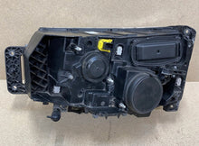 Laden Sie das Bild in den Galerie-Viewer, Frontscheinwerfer Renault 89208794 Rechts Scheinwerfer Headlight