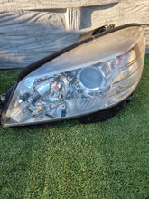 Laden Sie das Bild in den Galerie-Viewer, Frontscheinwerfer Mercedes-Benz W204 A2048208461 Links Scheinwerfer Headlight SCH4617907288lw
