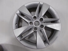 Load image into Gallery viewer, 1x Alufelge 17 Zoll 6.5" 5x112 41ET Glanz Silber 3V0601025BH Skoda Superb FEL7484295933vq