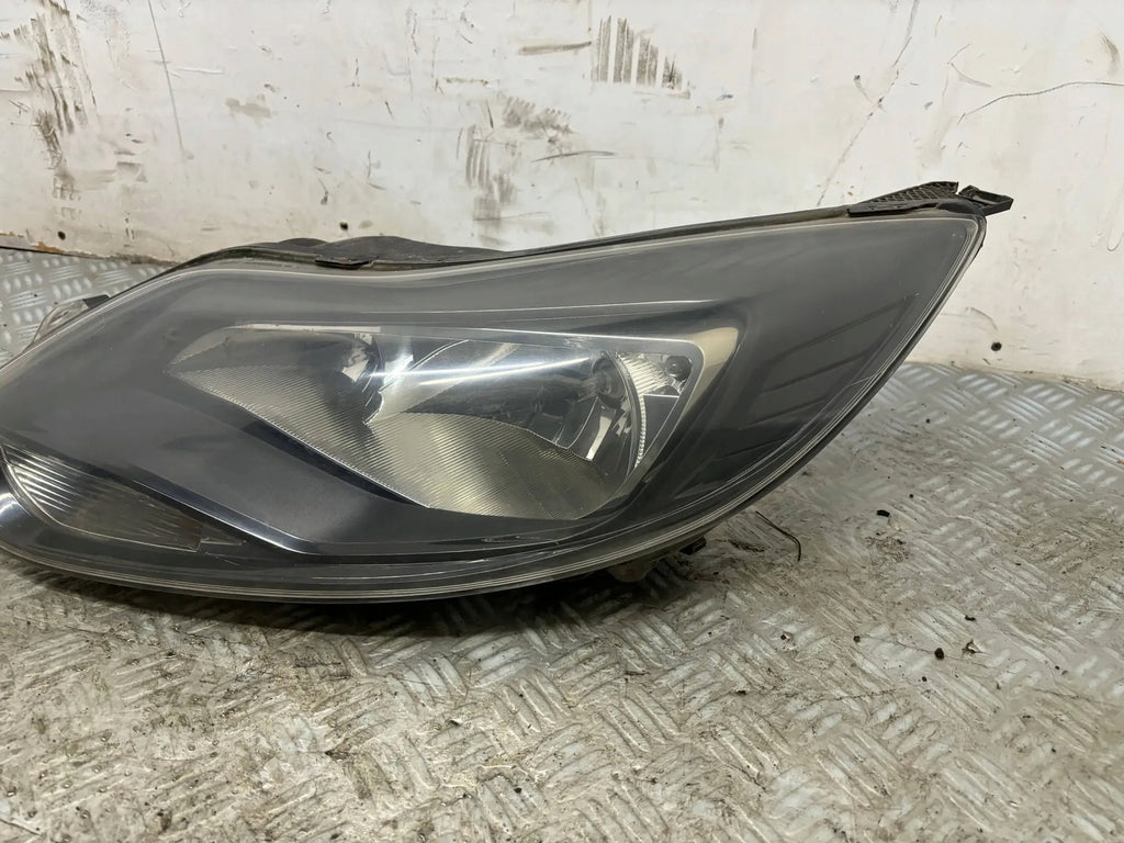 Frontscheinwerfer Ford Focus Ein Stück (Rechts oder Links) Headlight