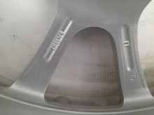 Load image into Gallery viewer, 1x Alufelge 18 Zoll 8.0" 5x120 35ET Glanz Silber Rim Wheel FEL9831141686dl