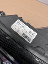 Laden Sie das Bild in den Galerie-Viewer, Frontscheinwerfer Skoda Kamiq 658941015B Links Scheinwerfer Headlight SCH3064212278ko