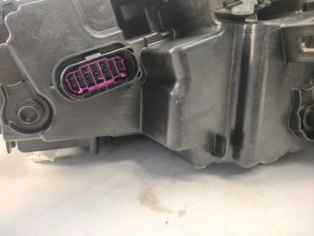 Frontscheinwerfer Skoda Enyaq 5LB941015F Full LED Ein Stück (Rechts oder Links)