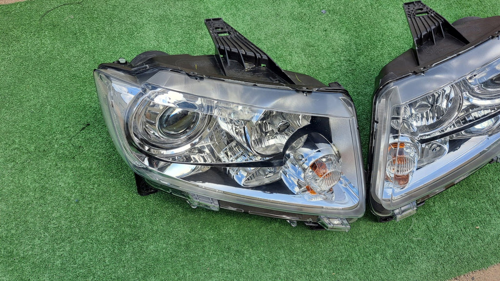 Frontscheinwerfer Jeep Grand Cherokee 55079408AJ 55079409AJ Ein Satz Headlight SCH9042860450eb
