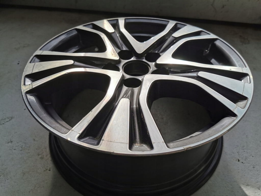 1x Alufelge 17 Zoll 7.0" 5x114.3 39ET Glanz Graphit PZ49M-X0670- Mg Rav 4