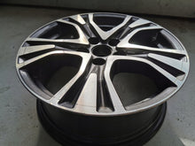 Load image into Gallery viewer, 1x Alufelge 17 Zoll 7.0&quot; 5x114.3 39ET Glanz Graphit PZ49M-X0670- Mg Rav 4